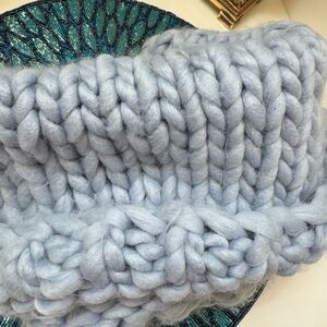 Chunky Knit Wool Scarf in Light Gray